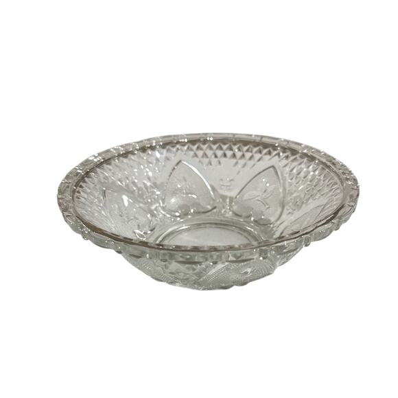 VINTAGE Set of 2 KIG Clear Glass Bowls 7 in. Hearts With Roses Inside - Salad - Picture 1 of 2